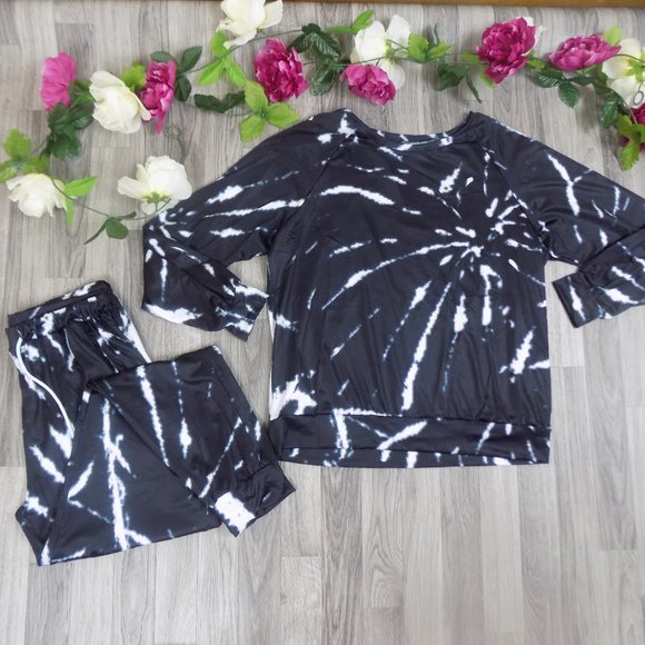 Pants - ❤Tie Dye black and white athletic jogger outfit